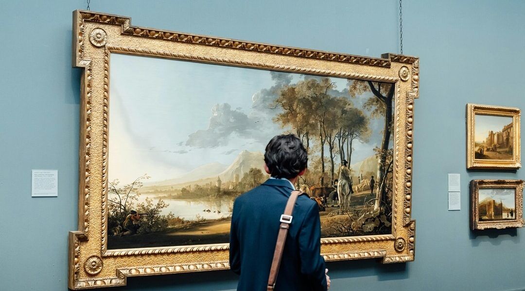 En qué consiste la figura del comisario de arte