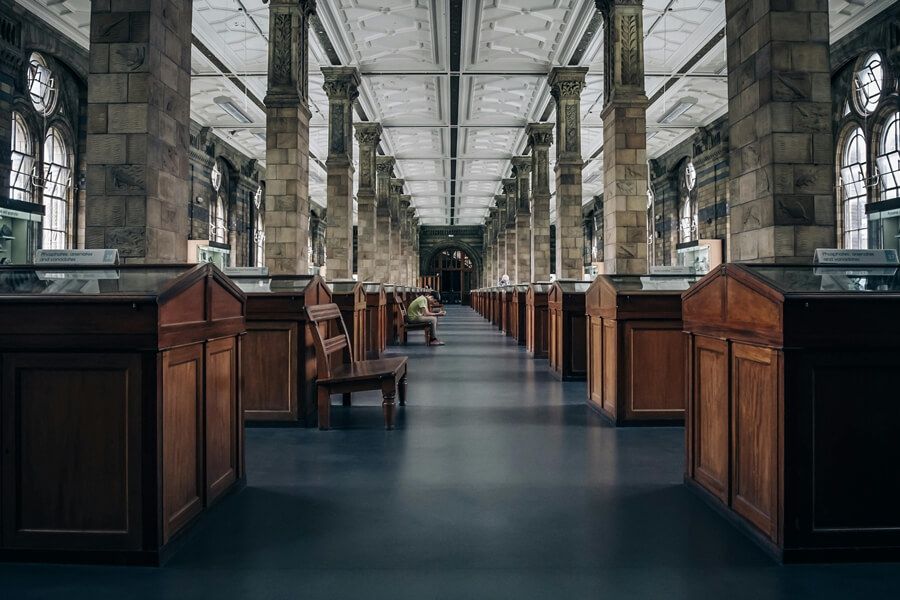 Curso Universitario Online Gestión de Patrimonio Bibliográfico y Documental