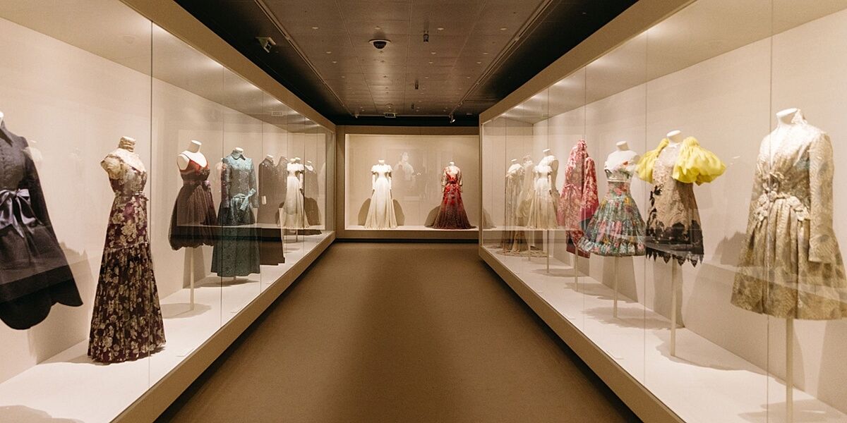 Exposición en el Cristóbal Balenciaga Museoa, dedicado al legado del maestro de la alta costura, ubicado en Getaria (Guipúzcoa).